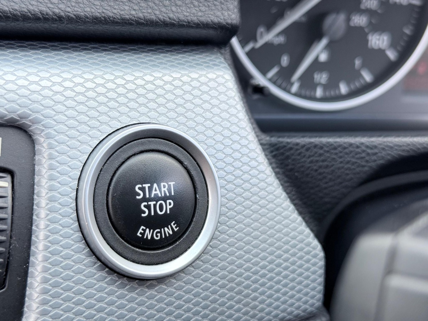 Used BMW 3 Series 2011 for sale - 76457782: Photo 55