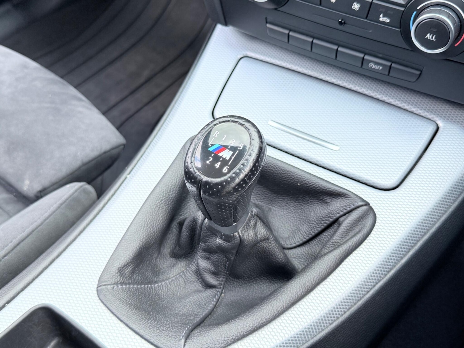 Used BMW 3 Series 2011 for sale - 76457782: Photo 57