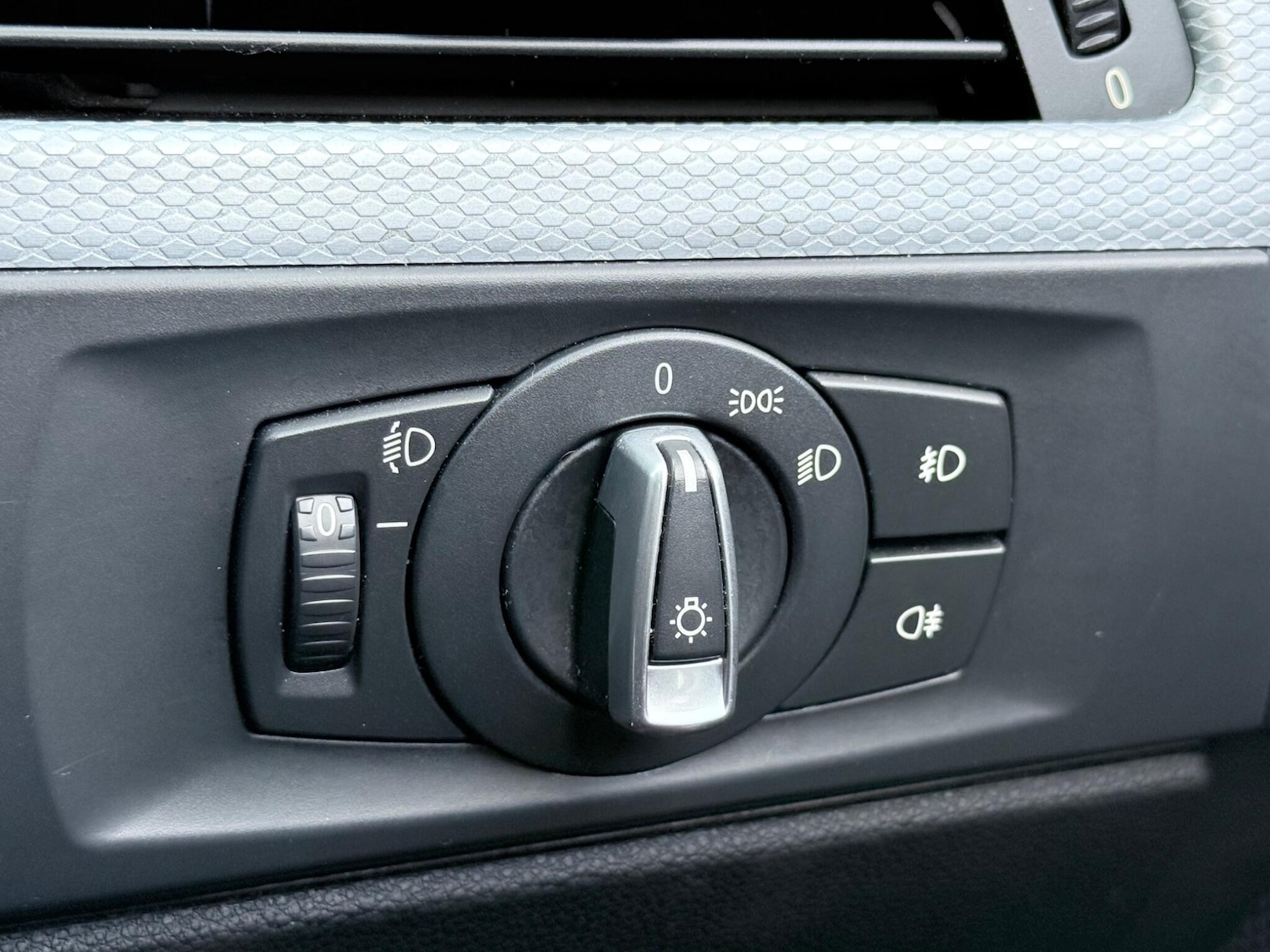 Used BMW 3 Series 2011 for sale - 76457782: Photo 59