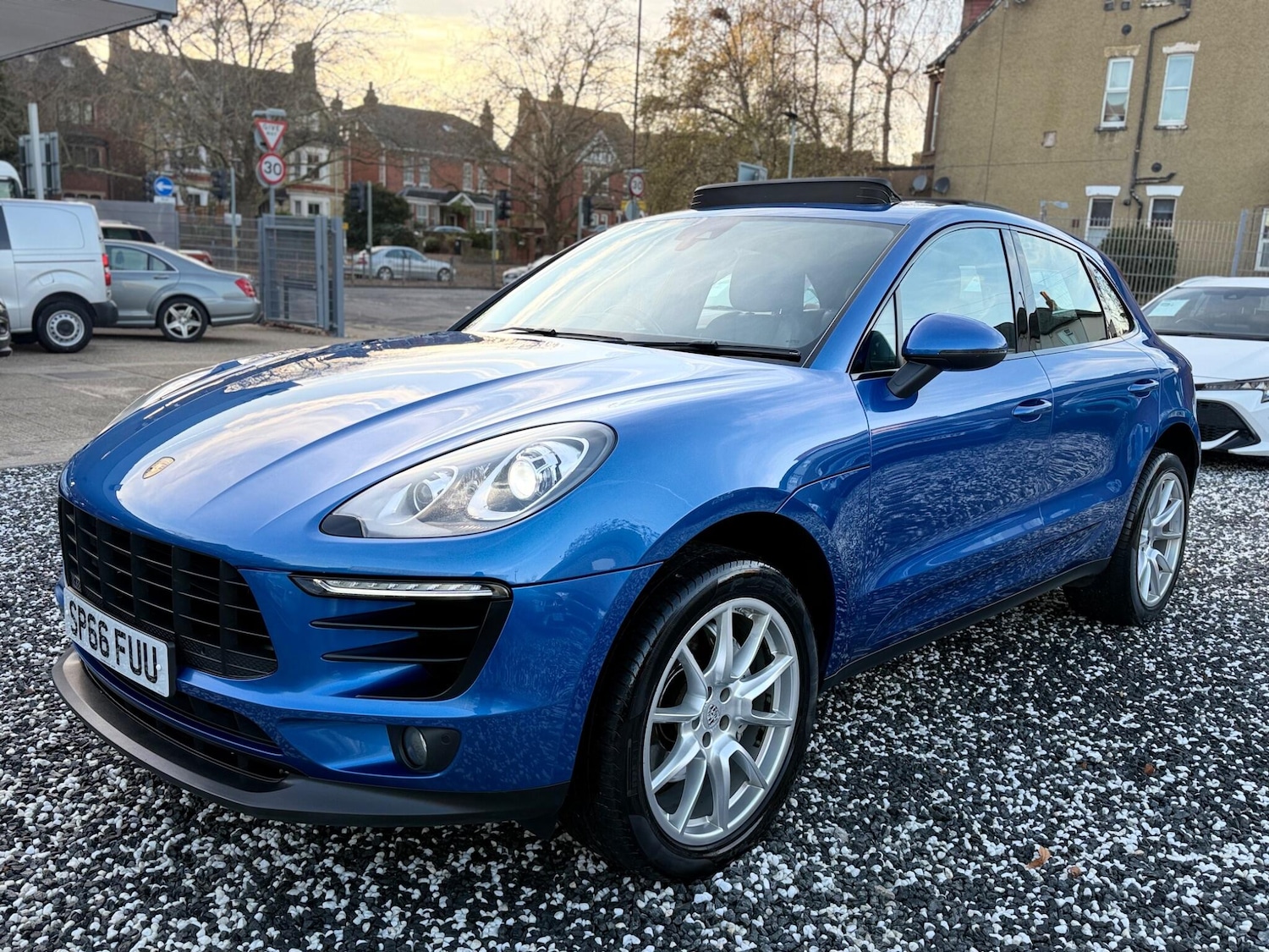 Used Porsche Macan 2016 for sale - 76658530: Photo 11