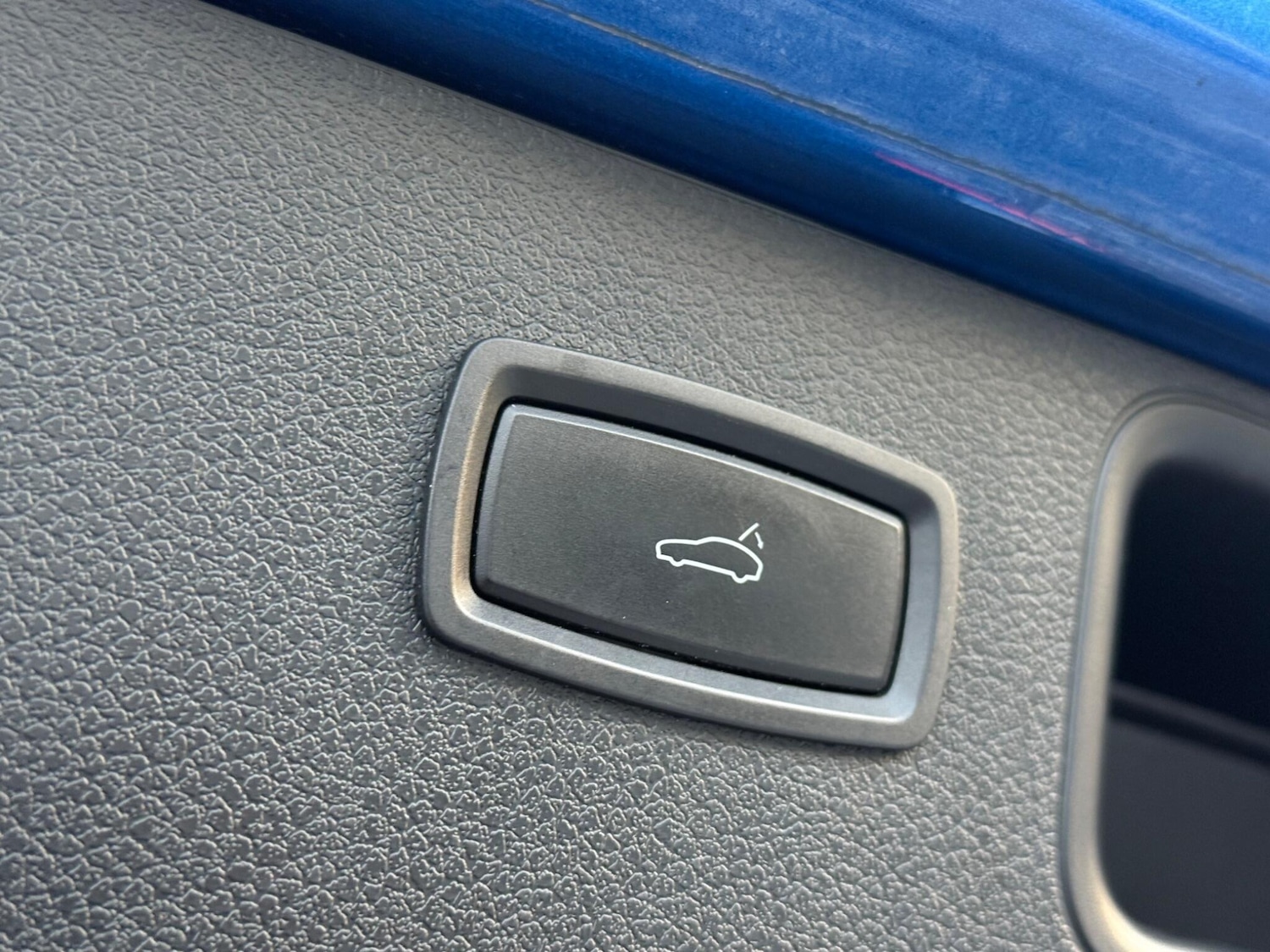 Used Porsche Macan 2016 for sale - 76658530: Photo 37