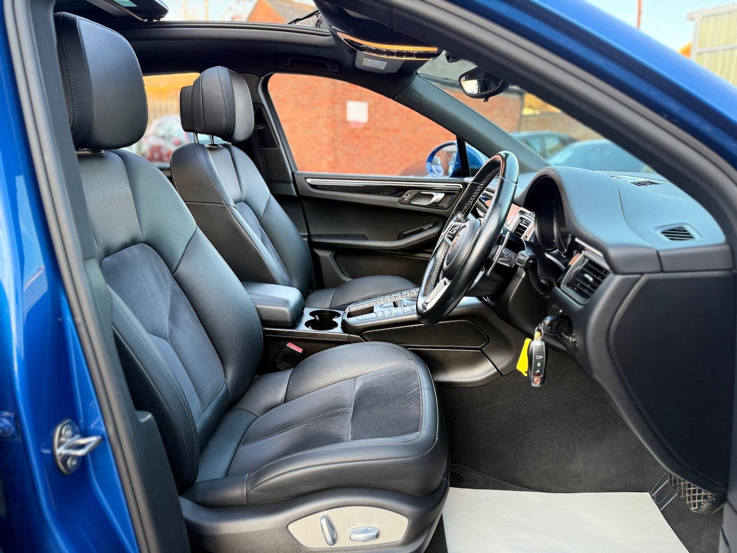 Used Porsche Macan 2016 for sale - 76658530: Photo 40