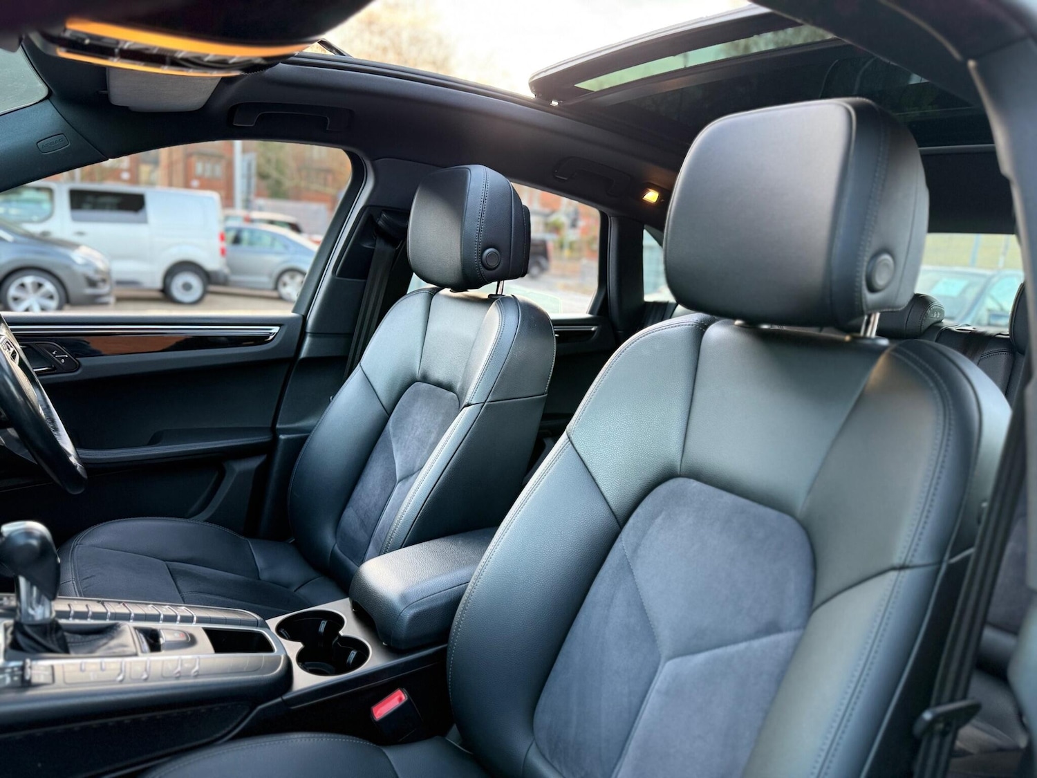 Used Porsche Macan 2016 for sale - 76658530: Photo 44