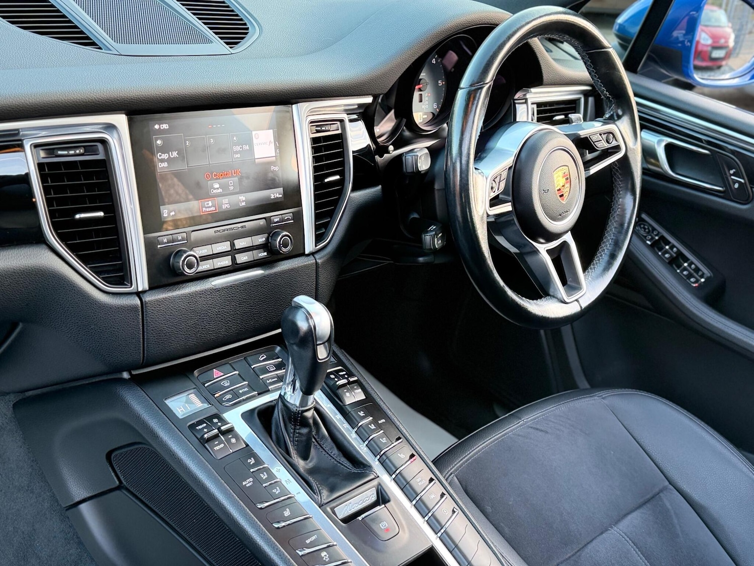 Used Porsche Macan 2016 for sale - 76658530: Photo 46