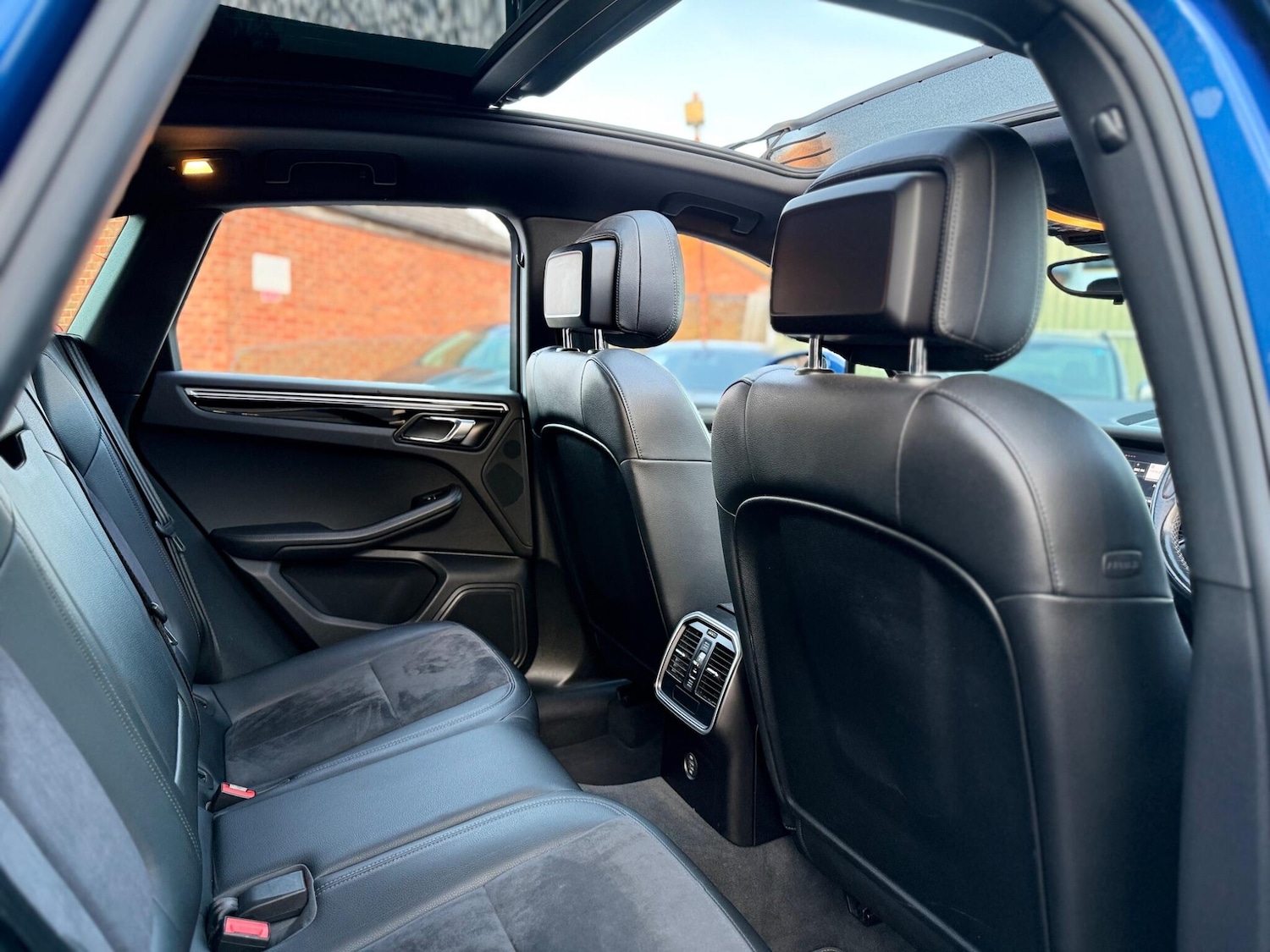 Used Porsche Macan 2016 for sale - 76658530: Photo 56