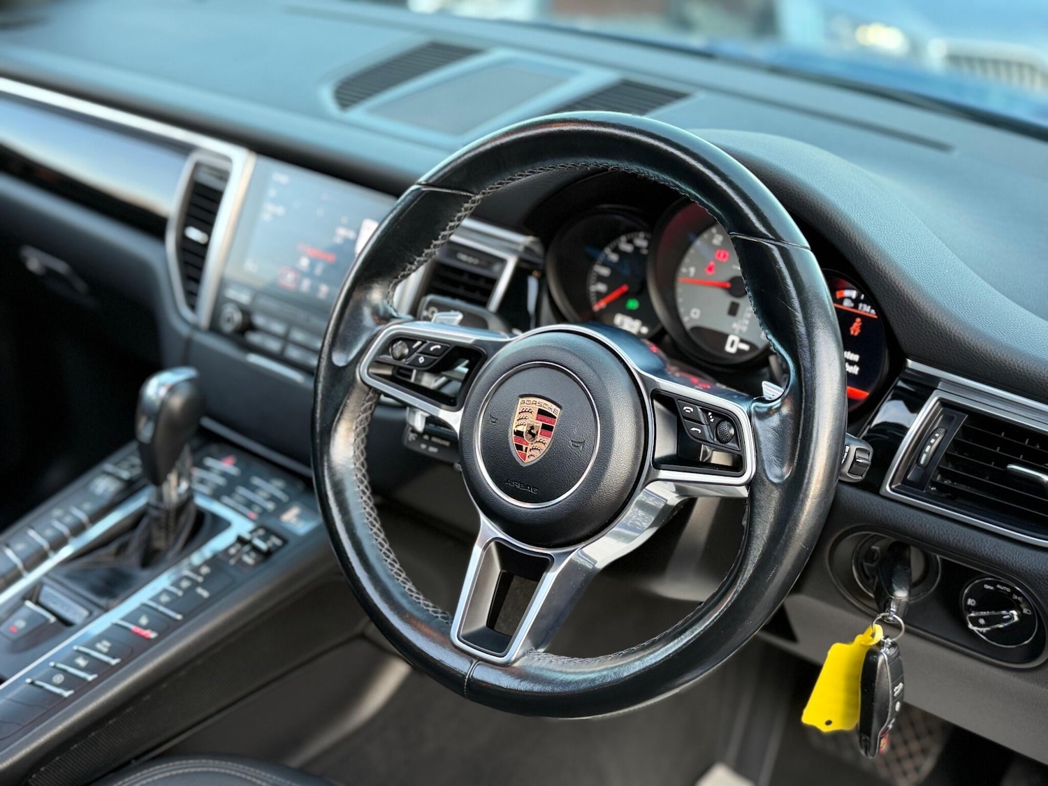 Used Porsche Macan 2016 for sale - 76658530: Photo 60