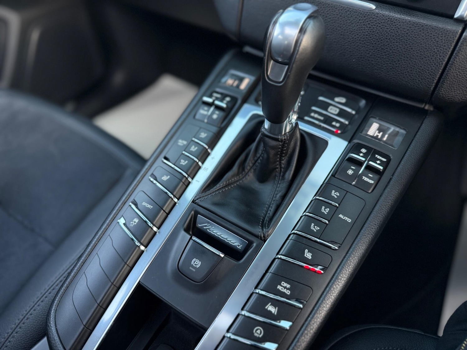 Used Porsche Macan 2016 for sale - 76658530: Photo 73