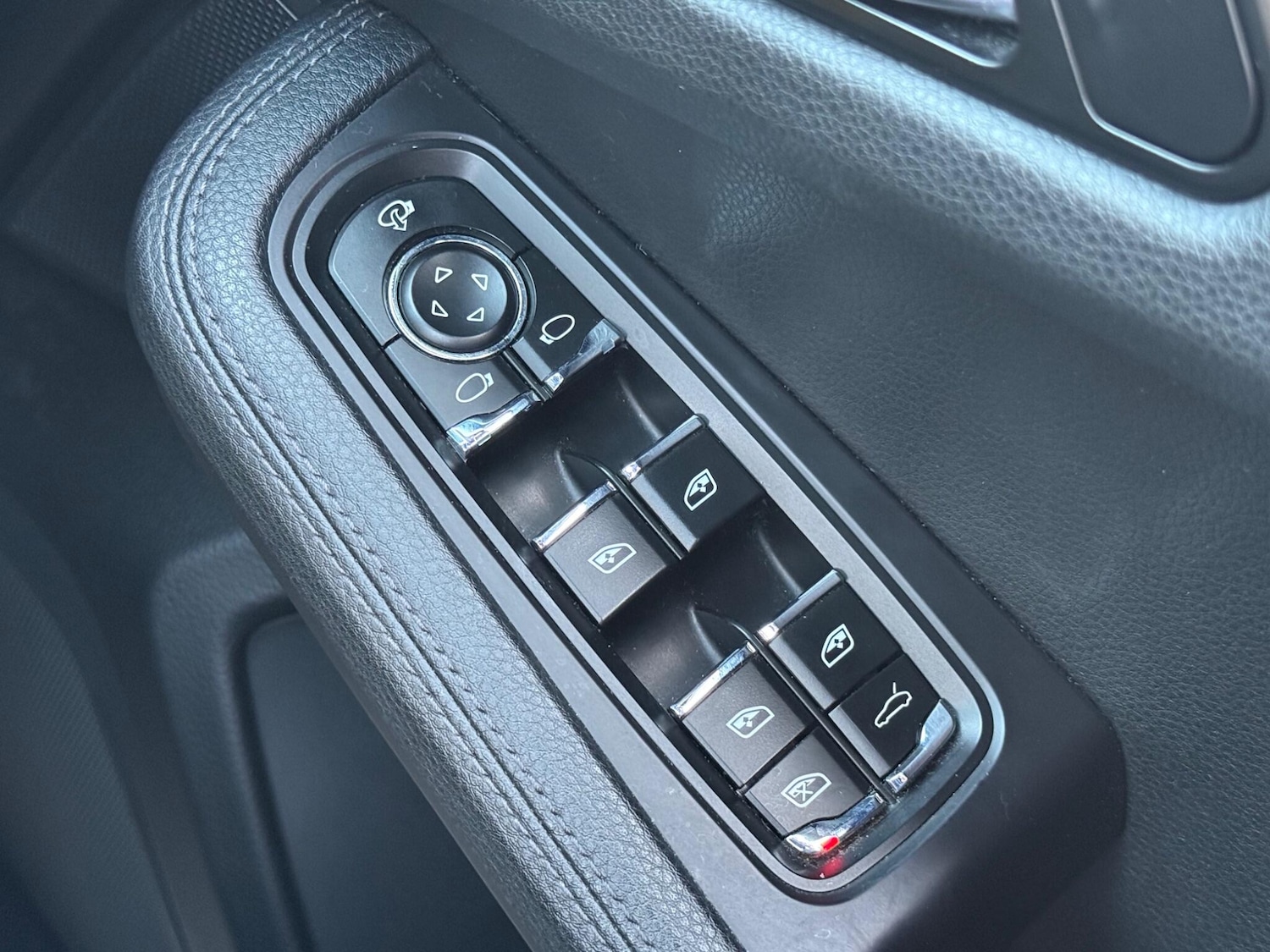 Used Porsche Macan 2016 for sale - 76658530: Photo 85