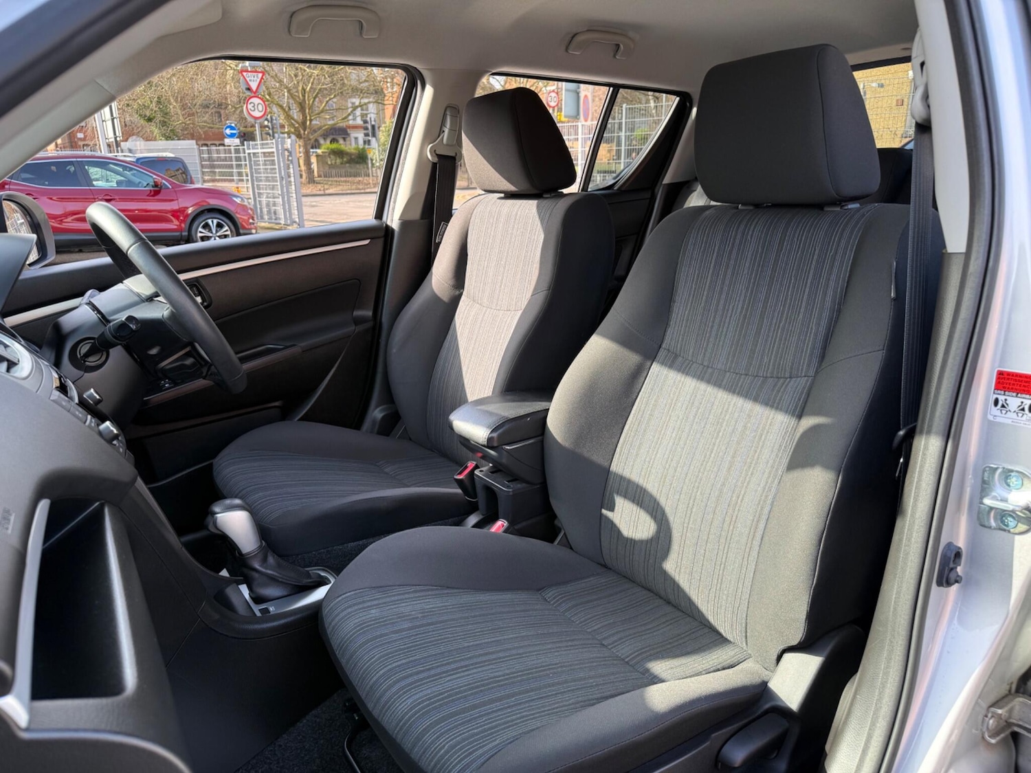 Used Suzuki Swift 2014 for sale - 77723522: Photo 31