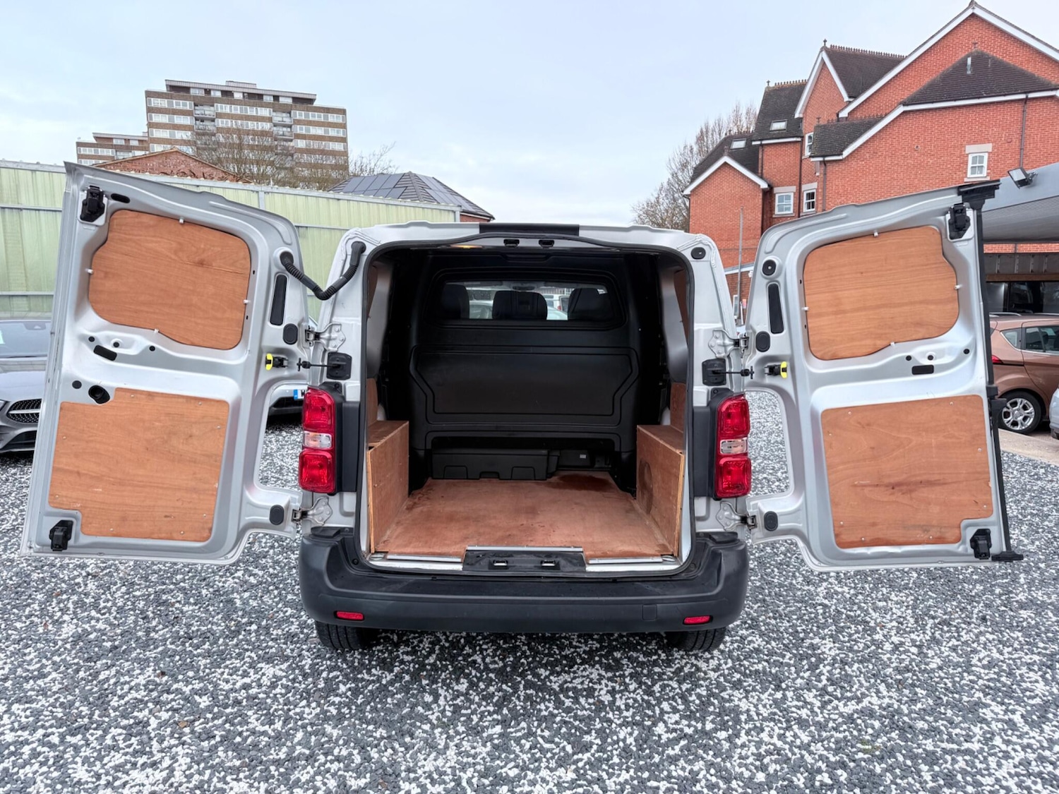 Used Peugeot Expert 2017 for sale - 76620260: Photo 34