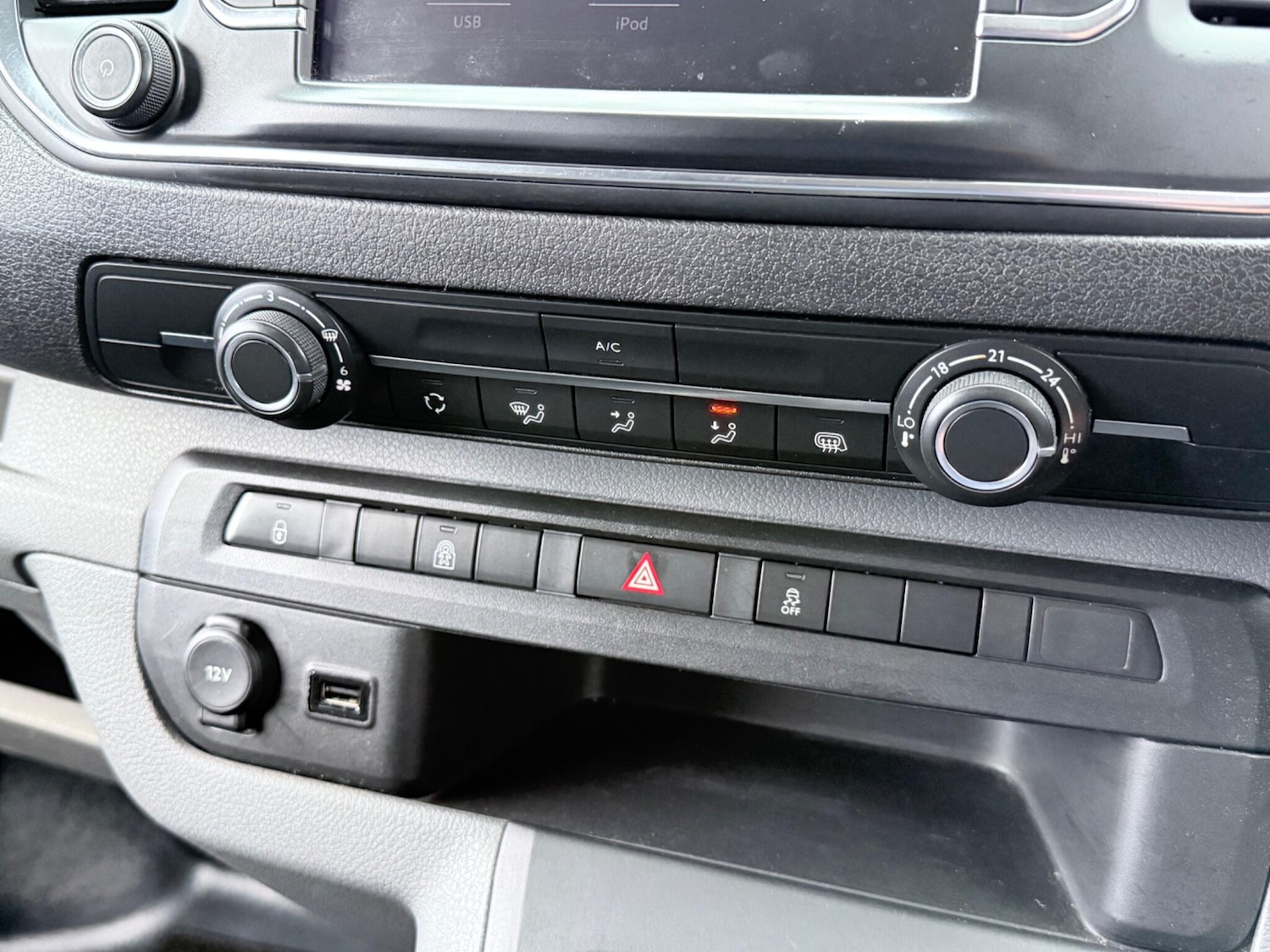 Used Peugeot Expert 2017 for sale - 76620260: Photo 58