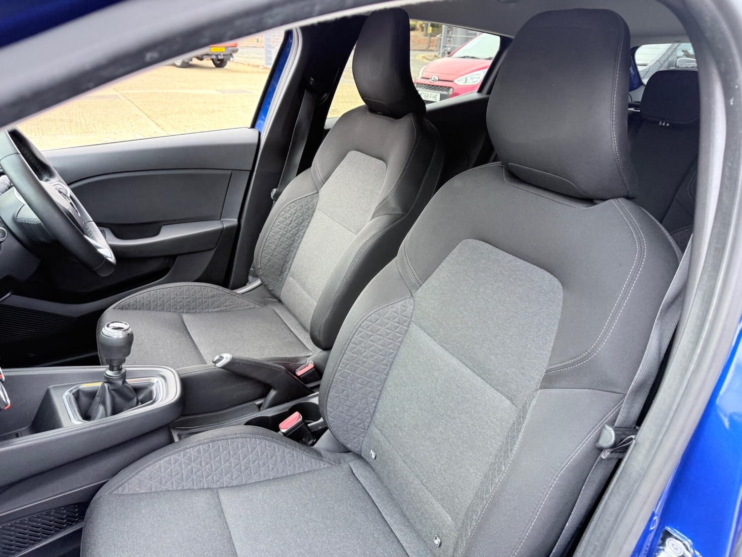 Used Renault Clio 2021 for sale - 76850118: Photo 37