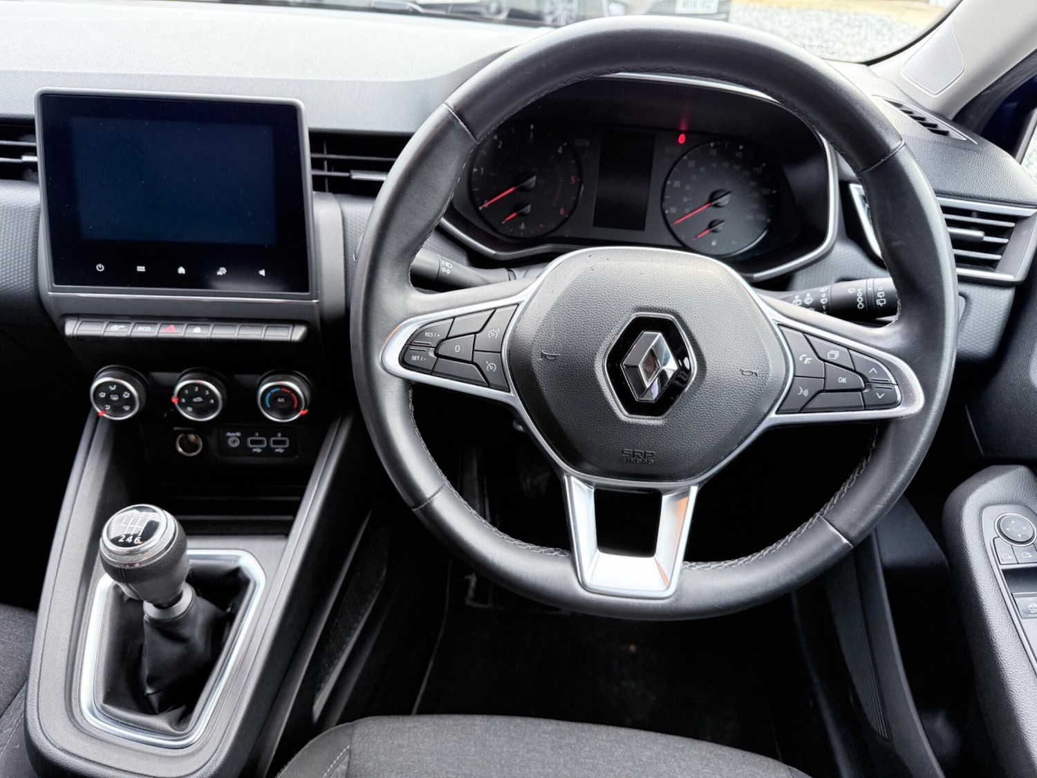 Used Renault Clio 2021 for sale - 76850118: Photo 42