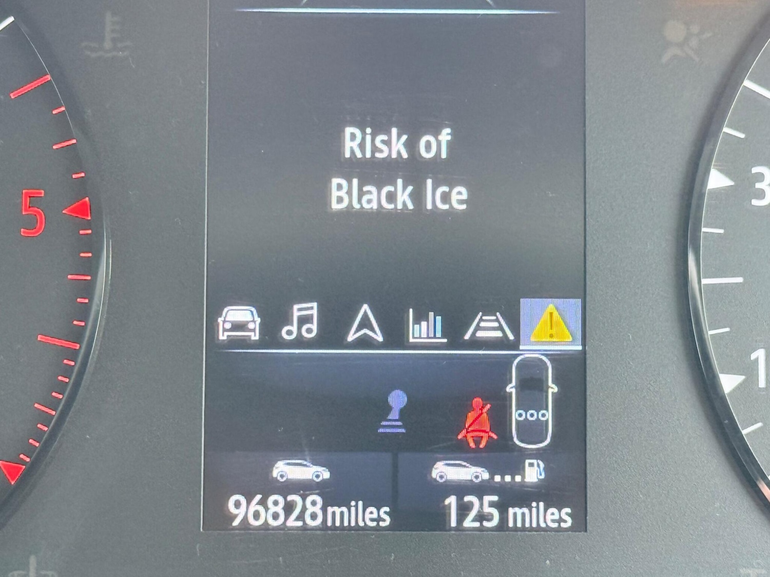 Used Renault Clio 2021 for sale - 76850118: Photo 44