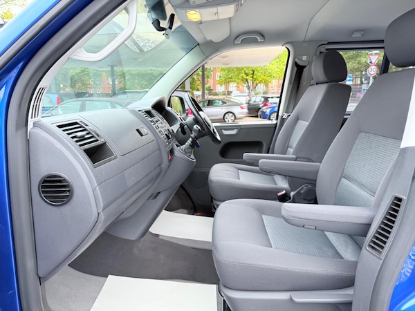Used Volkswagen Caravelle 2005 for sale - 76259745: Photo 32