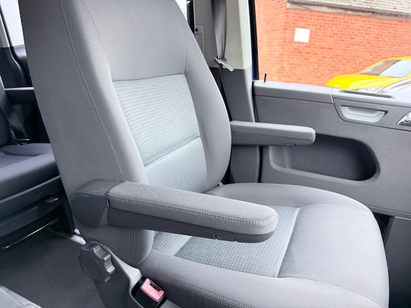 Used Volkswagen Caravelle 2005 for sale - 76259745: Photo 64