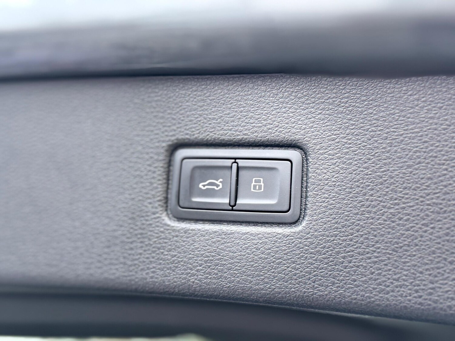 Used Subaru Legacy 2010 for sale - 77468237: Photo 37