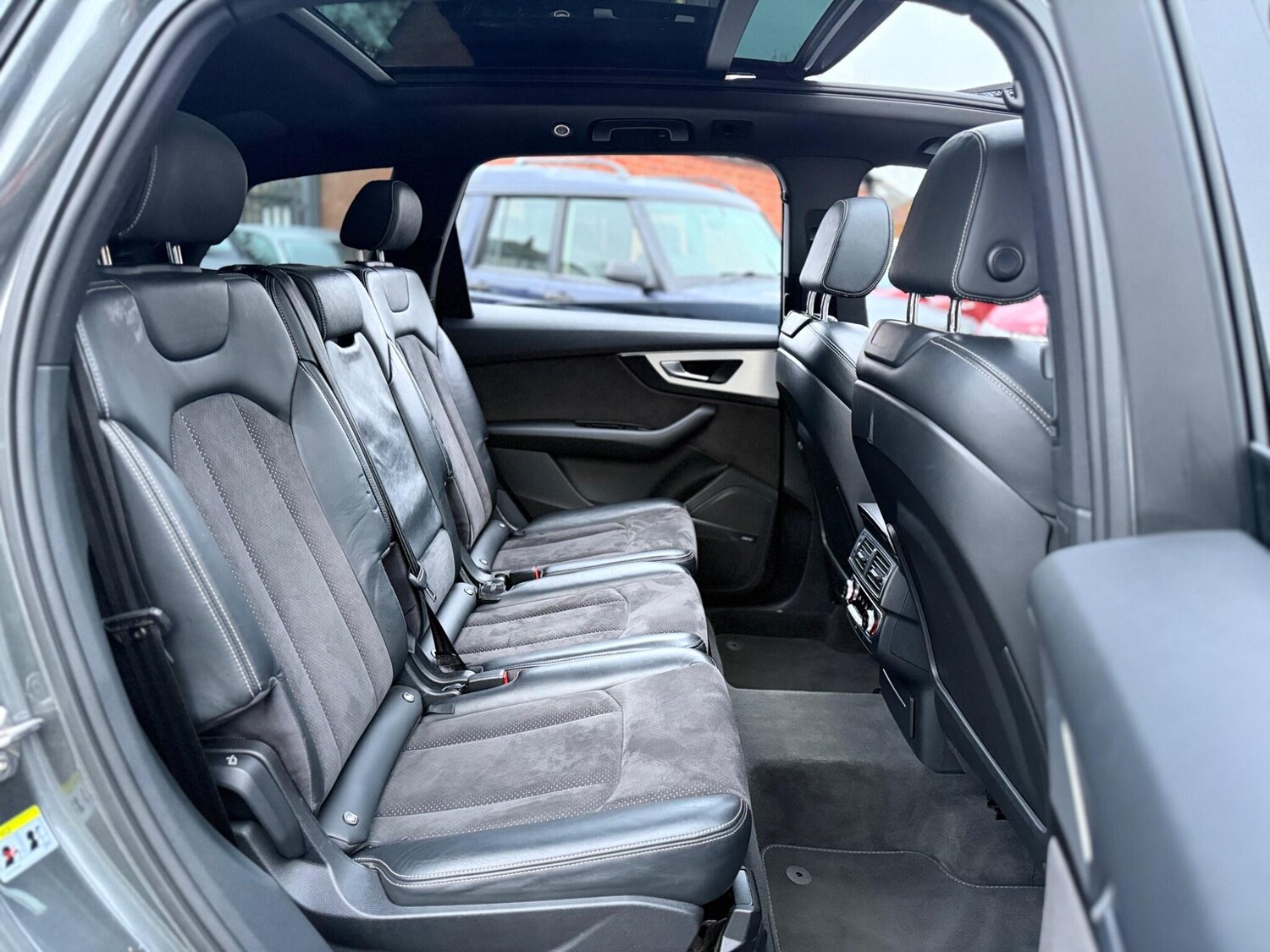 Used Subaru Legacy 2010 for sale - 77468237: Photo 63