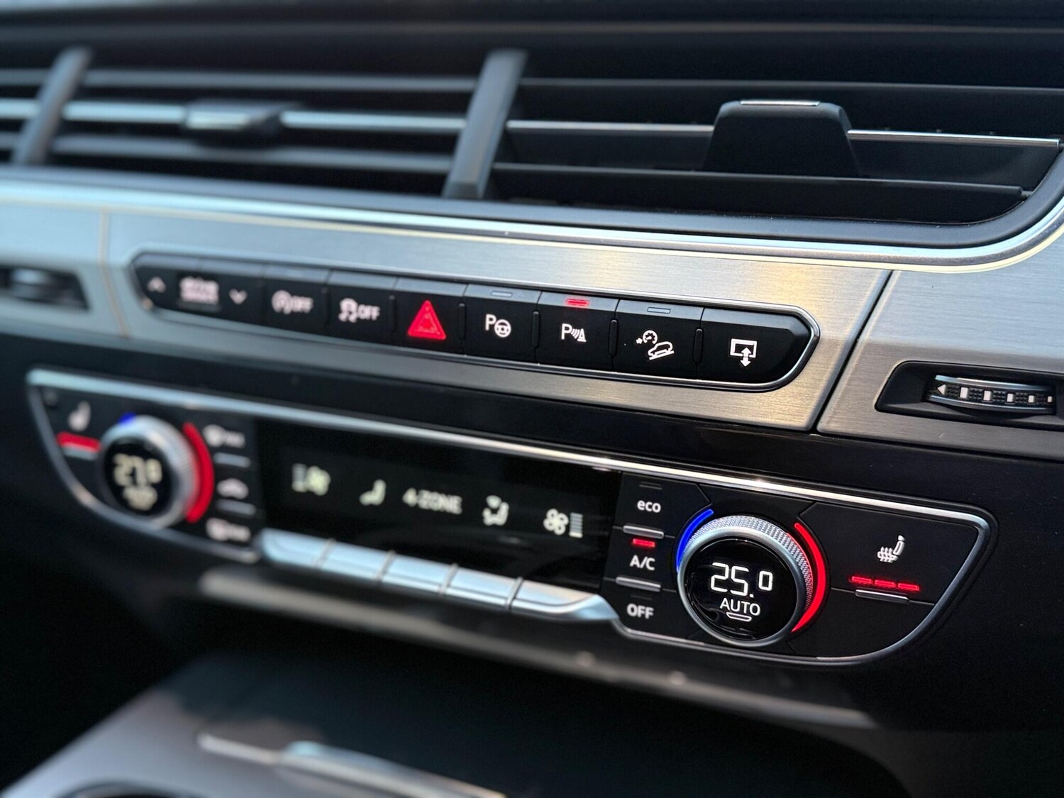 Used Subaru Legacy 2010 for sale - 77468237: Photo 84