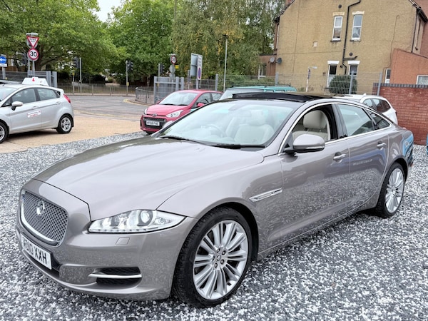 Used Jaguar XJ 2010 for sale - 76200624: Photo 10