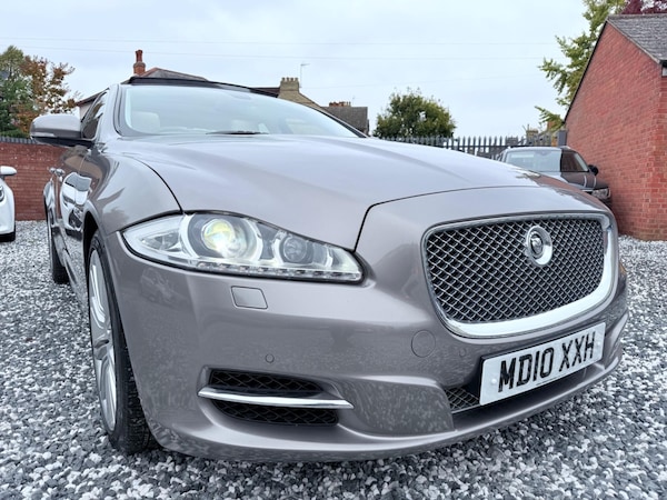 Used Jaguar XJ 2010 for sale - 76200624: Photo 13