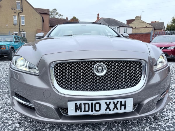 Used Jaguar XJ 2010 for sale - 76200624: Photo 14
