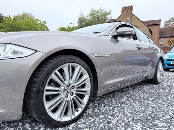 Used Jaguar XJ 2010 for sale - 76200624: Photo 19
