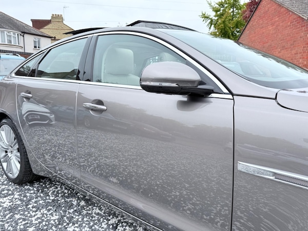 Used Jaguar XJ 2010 for sale - 76200624: Photo 21