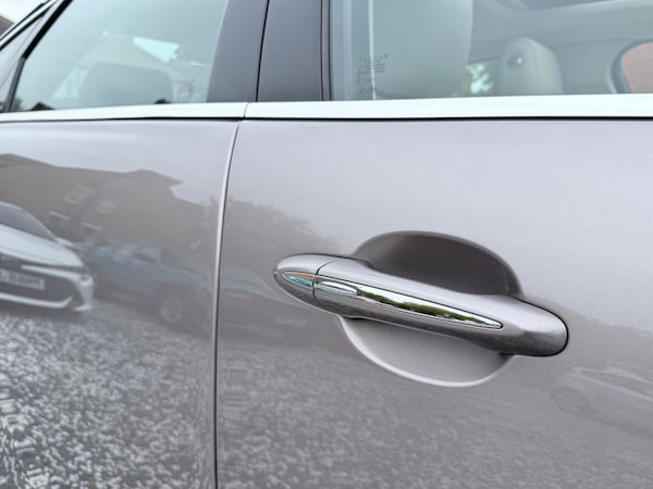 Used Jaguar XJ 2010 for sale - 76200624: Photo 24