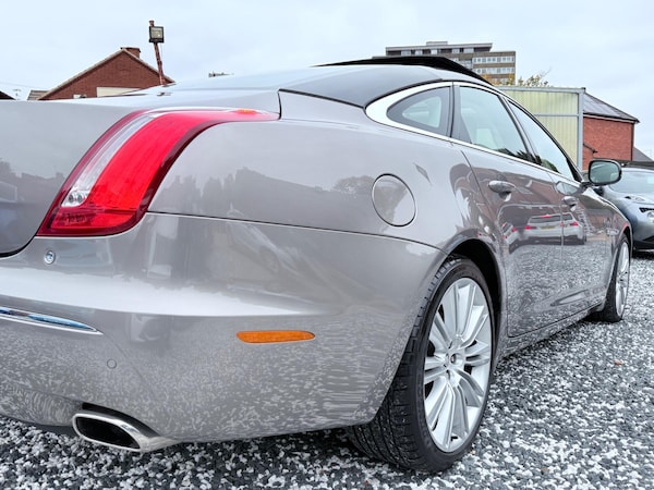 Used Jaguar XJ 2010 for sale - 76200624: Photo 27