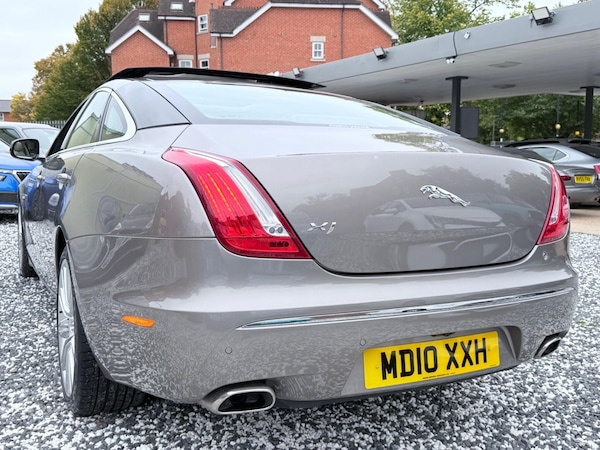 Used Jaguar XJ 2010 for sale - 76200624: Photo 28