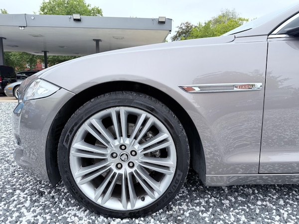 Used Jaguar XJ 2010 for sale - 76200624: Photo 35