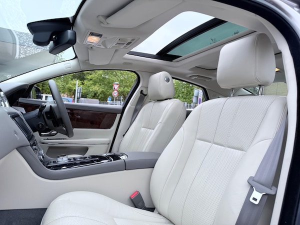Used Jaguar XJ 2010 for sale - 76200624: Photo 42