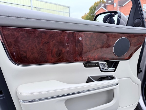 Used Jaguar XJ 2010 for sale - 76200624: Photo 47