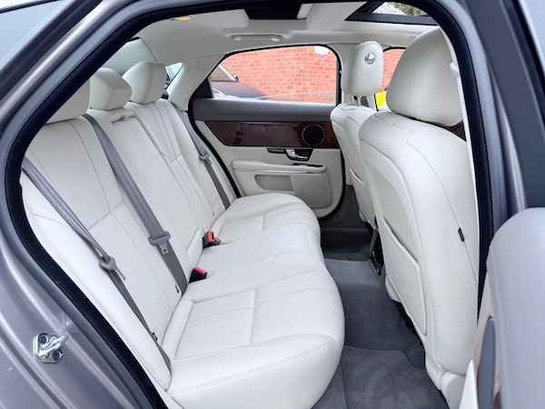 Used Jaguar XJ 2010 for sale - 76200624: Photo 58