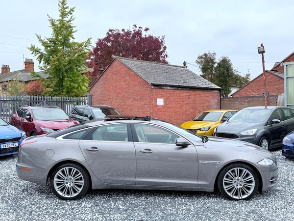 Used Jaguar XJ 2010 for sale - 76200624: Photo 5