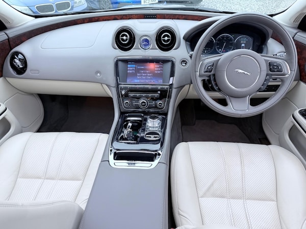 Used Jaguar XJ 2010 for sale - 76200624: Photo 61