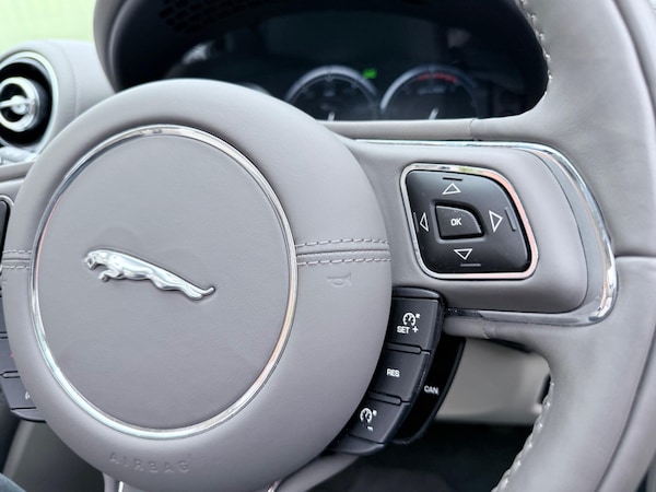 Used Jaguar XJ 2010 for sale - 76200624: Photo 67
