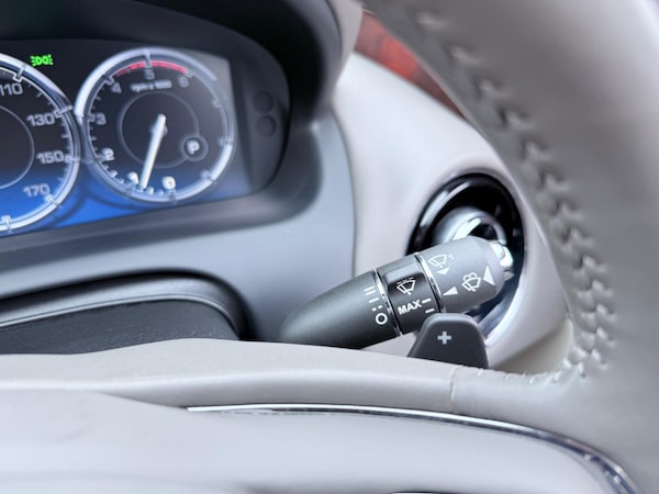 Used Jaguar XJ 2010 for sale - 76200624: Photo 69