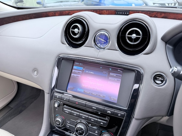 Used Jaguar XJ 2010 for sale - 76200624: Photo 71