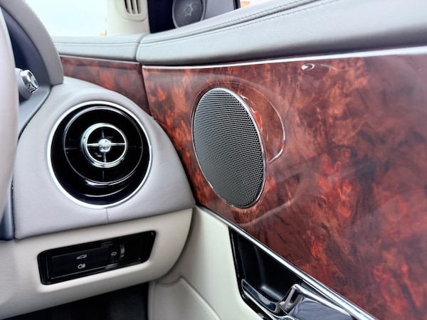 Used Jaguar XJ 2010 for sale - 76200624: Photo 90