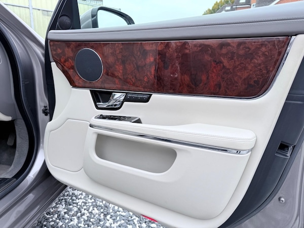 Used Jaguar XJ 2010 for sale - 76200624: Photo 93