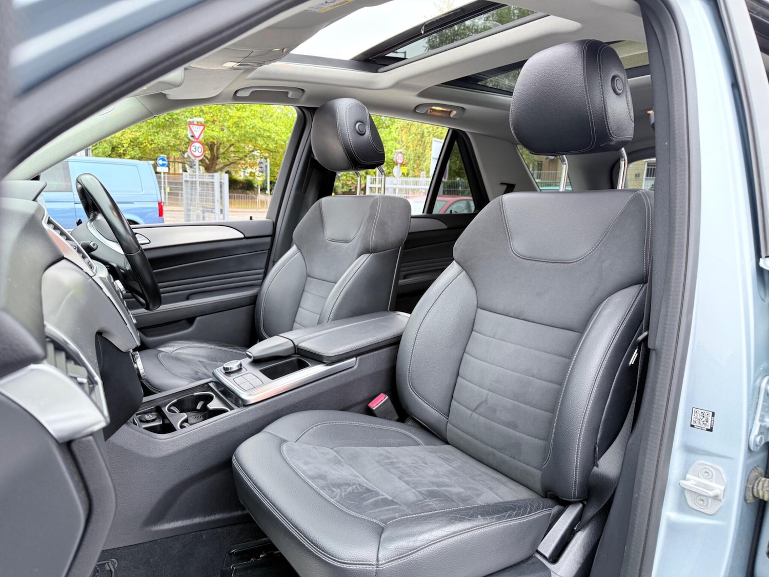 Used Mercedes-Benz M Class 2015 for sale - 76260559: Photo 50