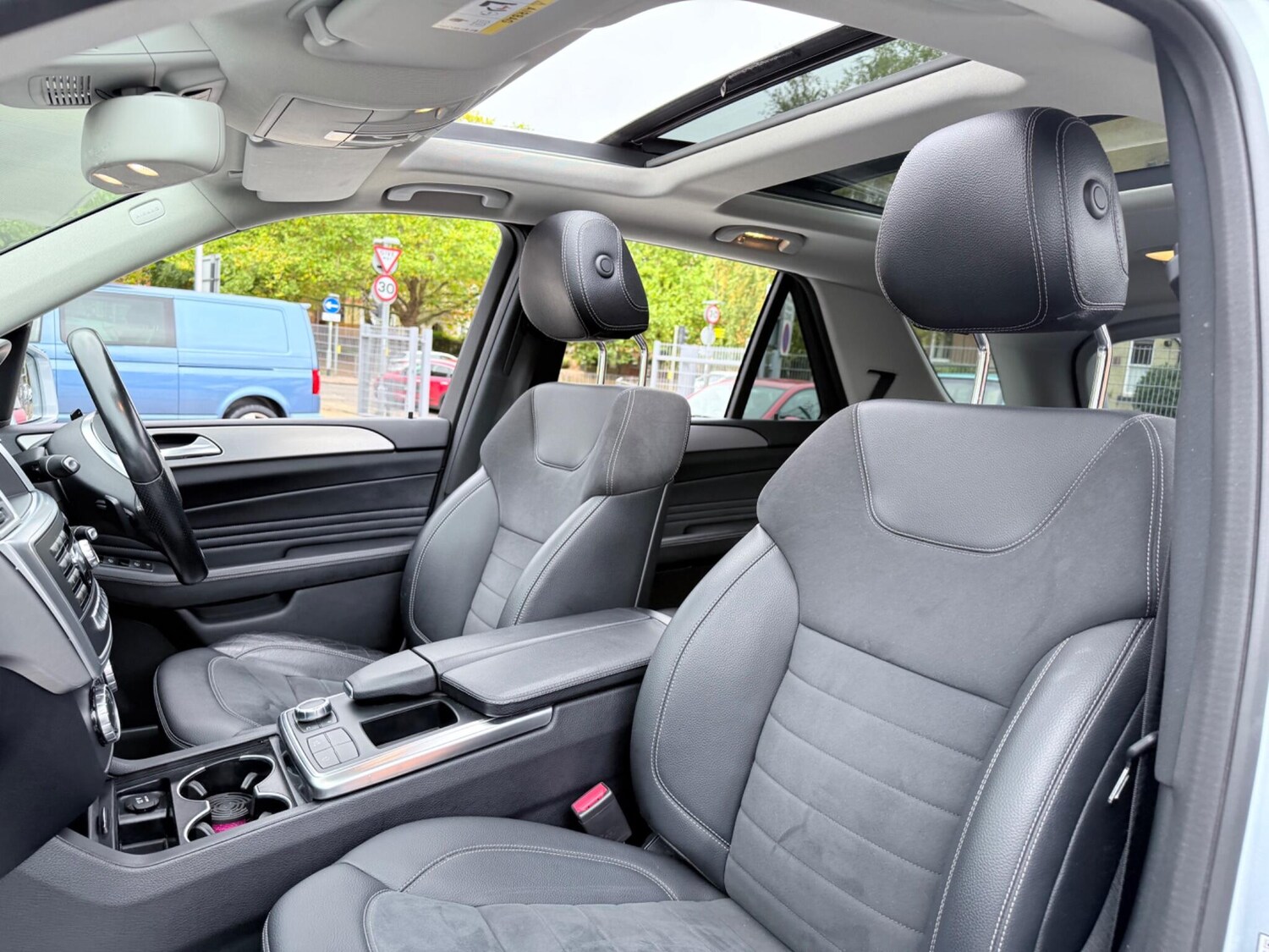 Used Mercedes-Benz M Class 2015 for sale - 76260559: Photo 52