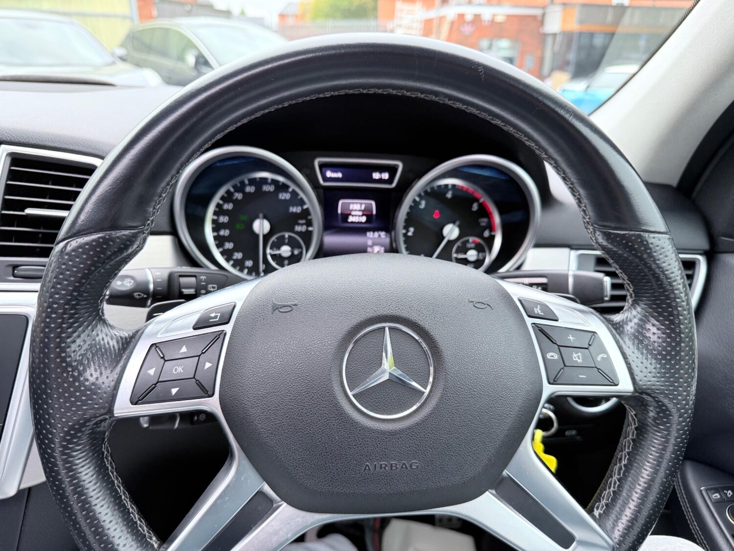 Used Mercedes-Benz M Class 2015 for sale - 76260559: Photo 73