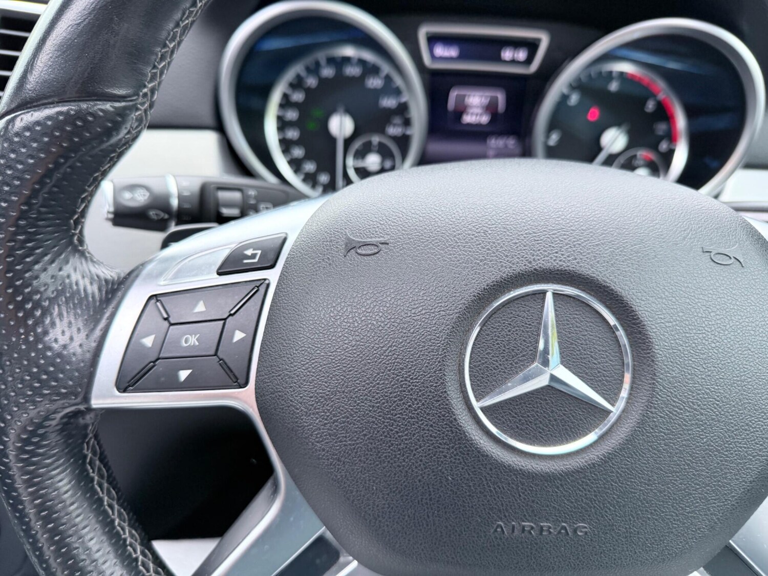 Used Mercedes-Benz M Class 2015 for sale - 76260559: Photo 75