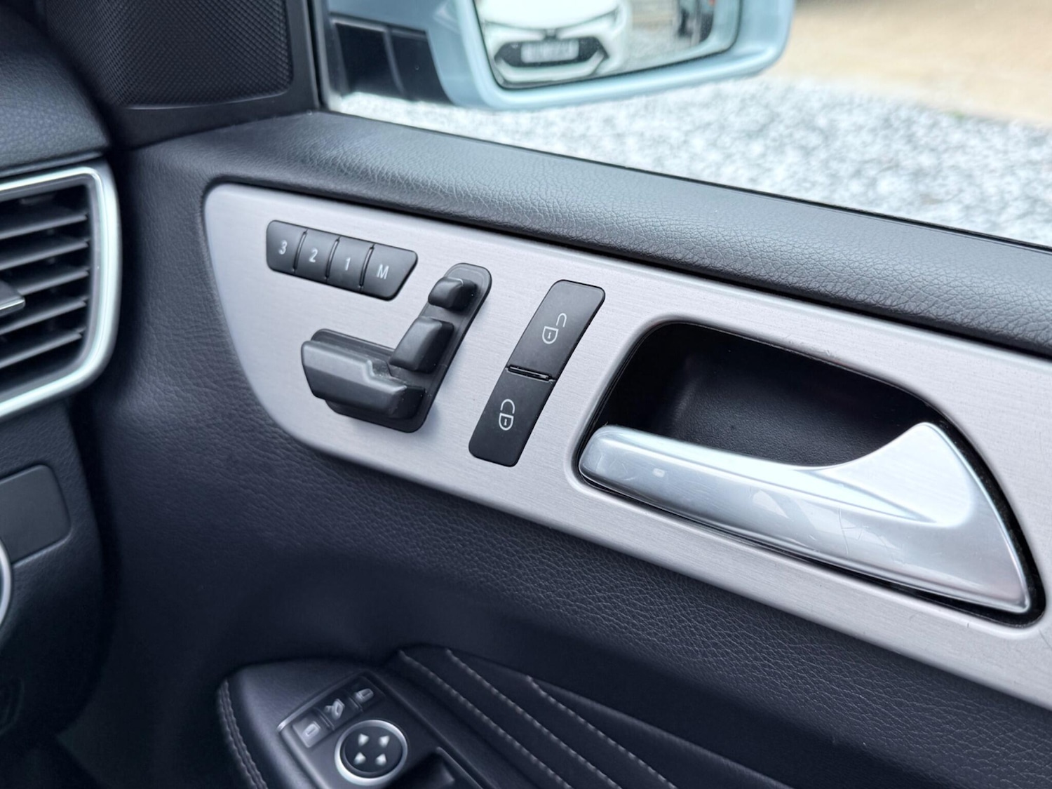 Used Mercedes-Benz M Class 2015 for sale - 76260559: Photo 84