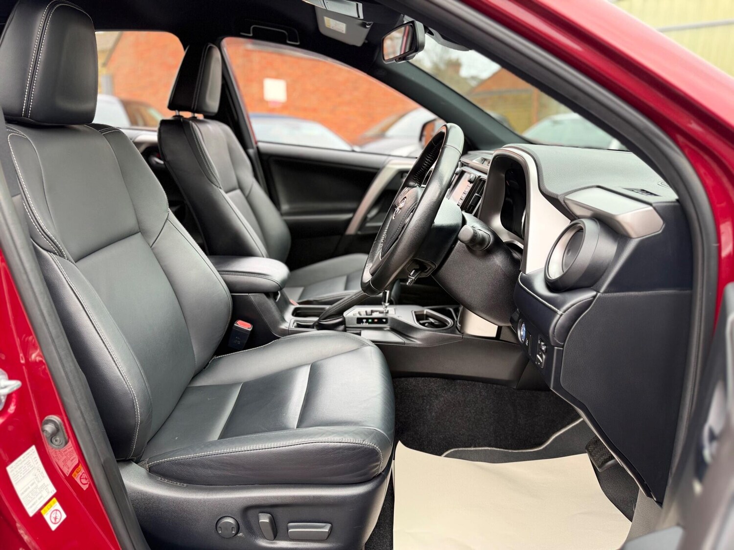 Used Toyota RAV4 2018 for sale - 77633997: Photo 43