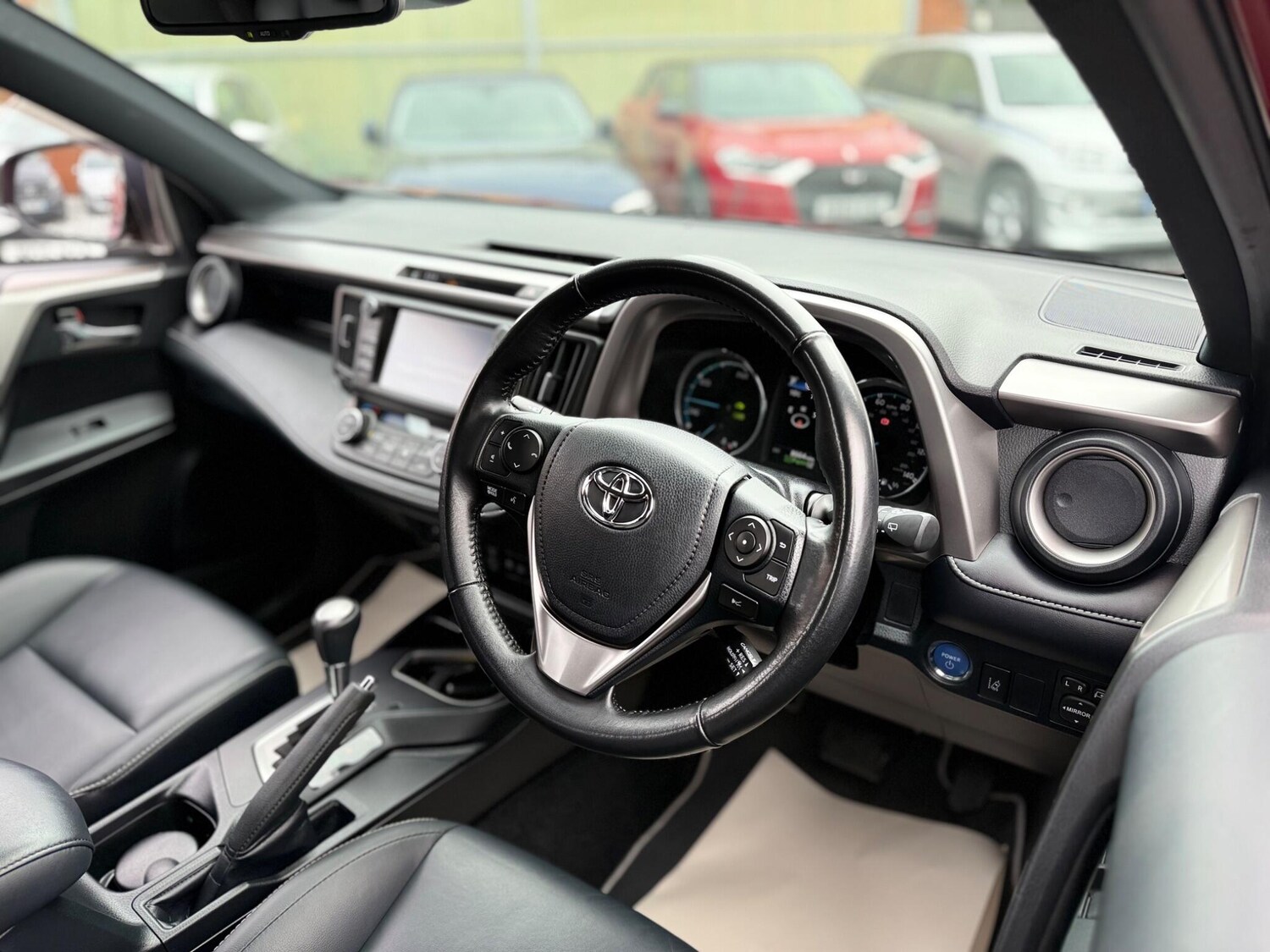 Used Toyota RAV4 2018 for sale - 77633997: Photo 45