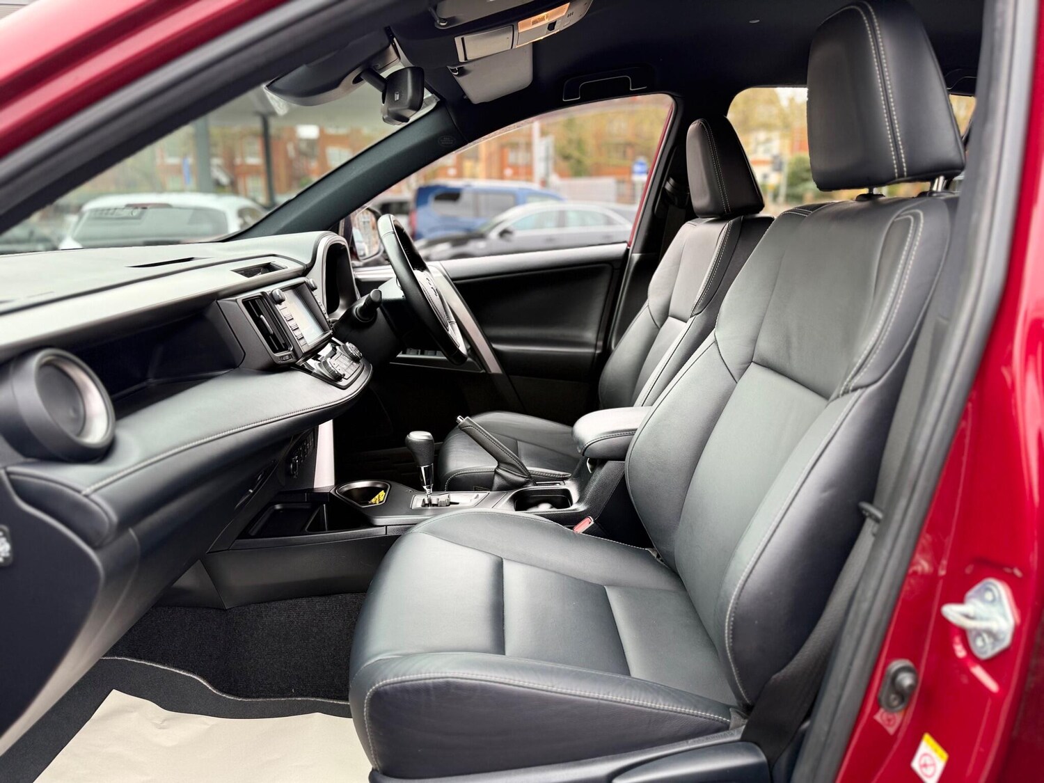 Used Toyota RAV4 2018 for sale - 77633997: Photo 59